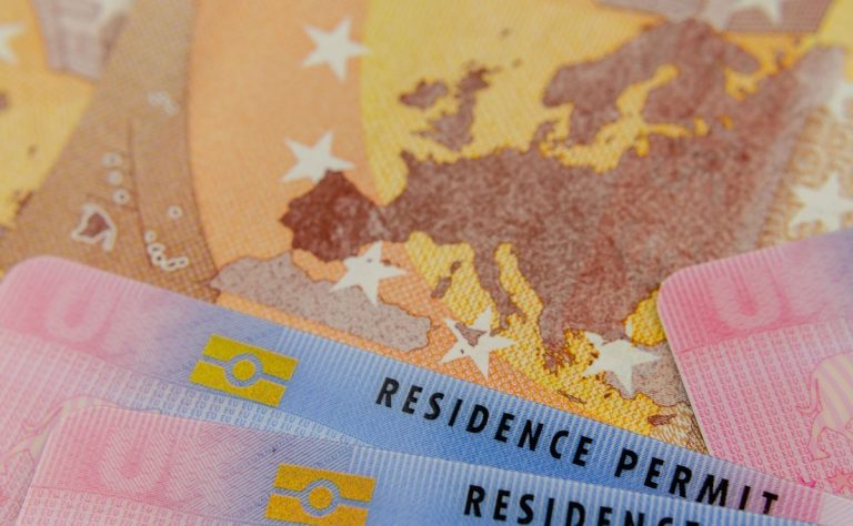 Carnét de residente inmobiliario en Cuba